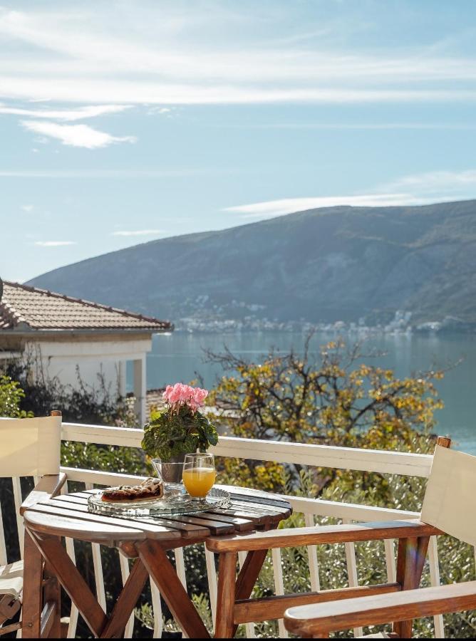 Apartmani Vico Херцег Нови Екстериор снимка