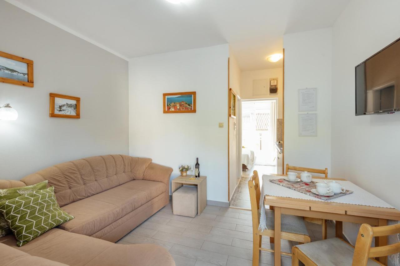 Apartmani Vico Херцег Нови Екстериор снимка