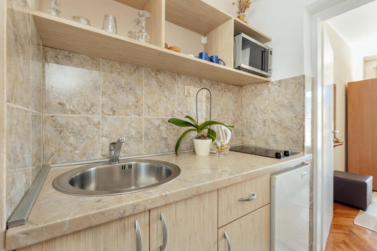 Apartmani Vico Херцег Нови Екстериор снимка