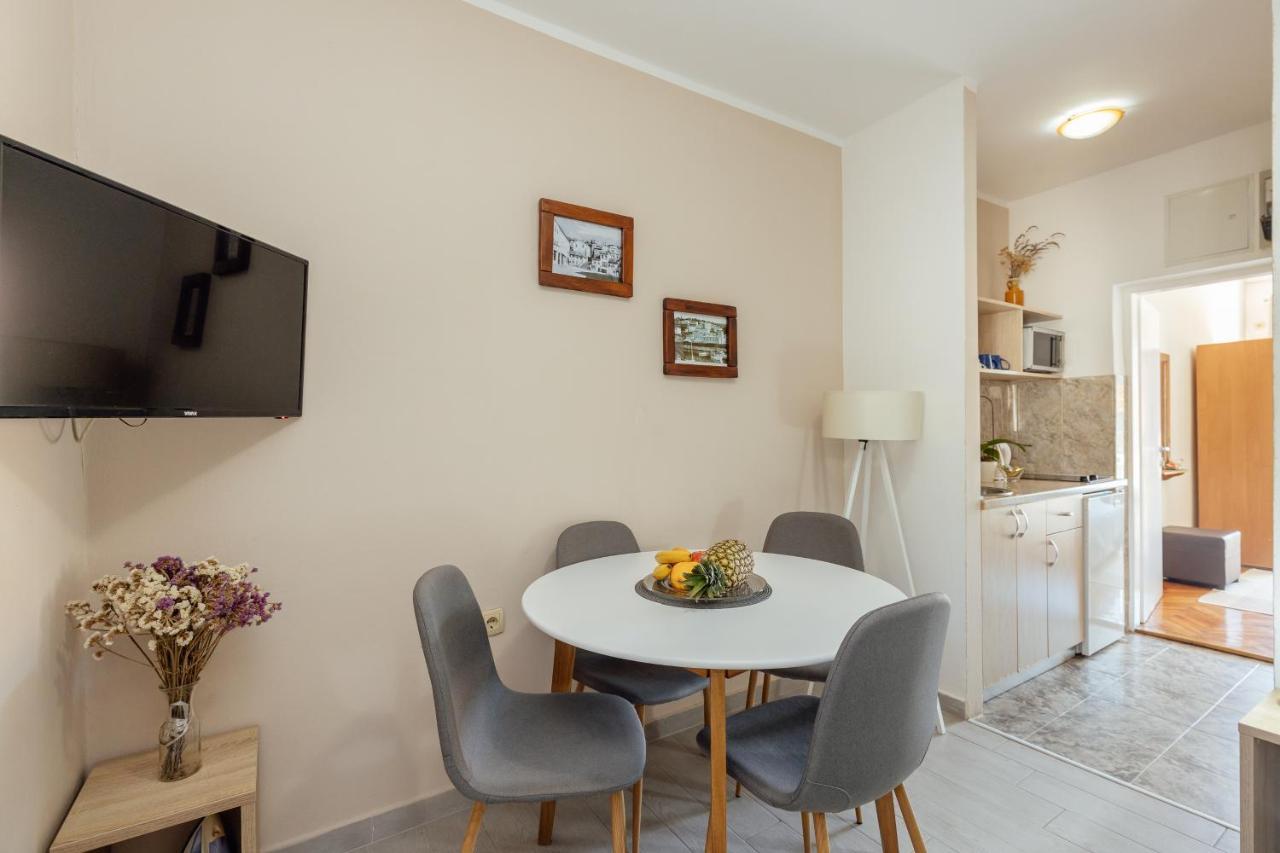 Apartmani Vico Херцег Нови Екстериор снимка