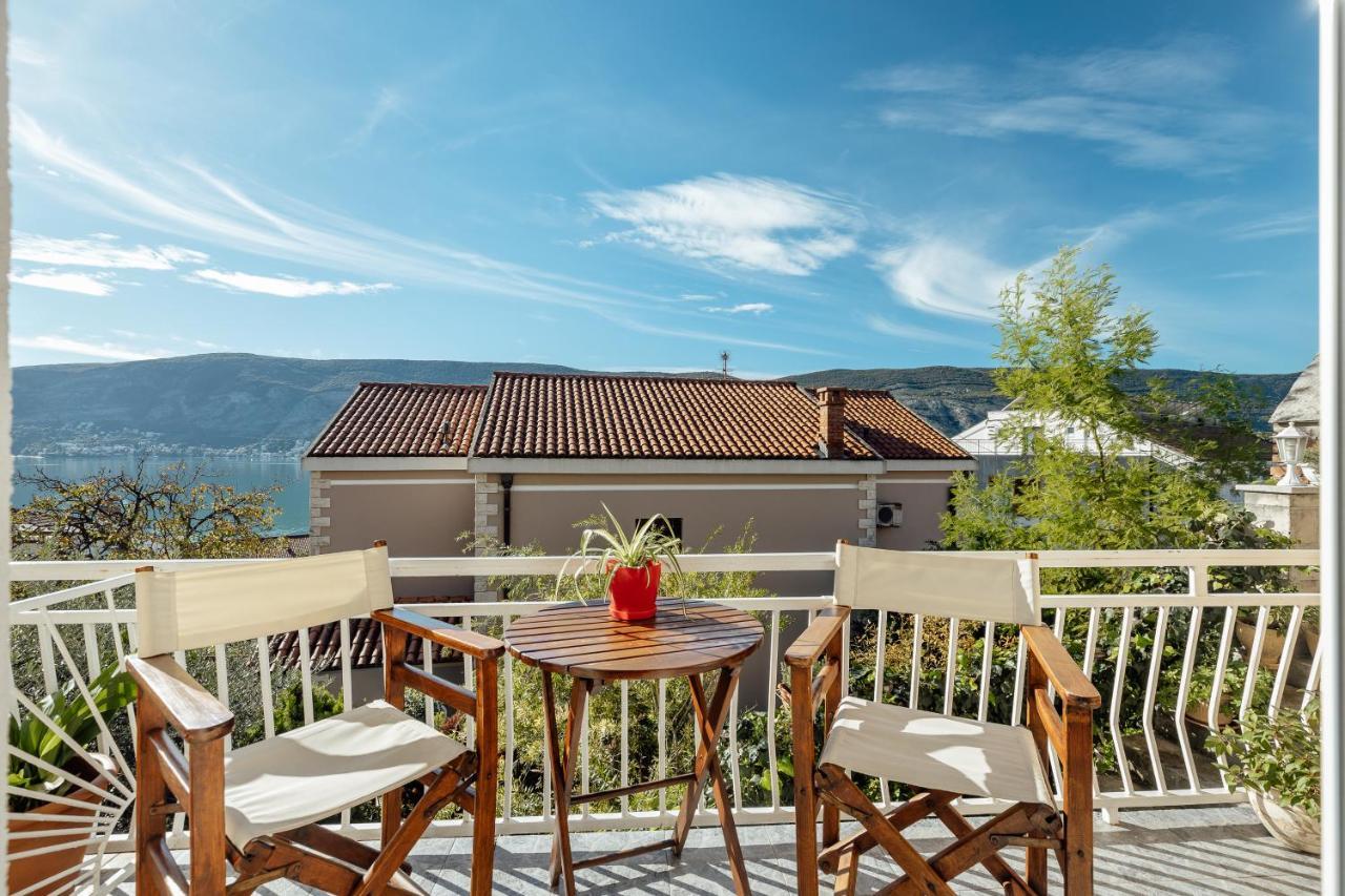 Apartmani Vico Херцег Нови Екстериор снимка
