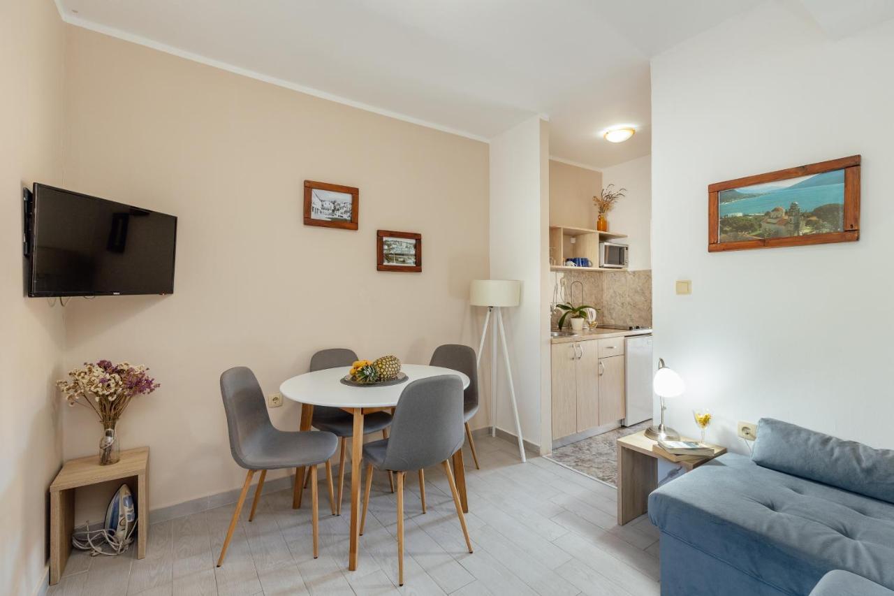 Apartmani Vico Херцег Нови Екстериор снимка