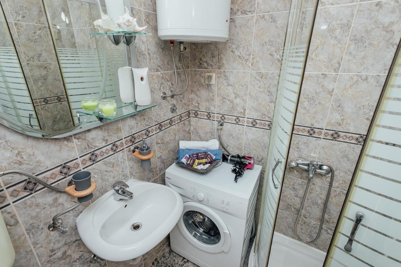 Apartmani Vico Херцег Нови Екстериор снимка