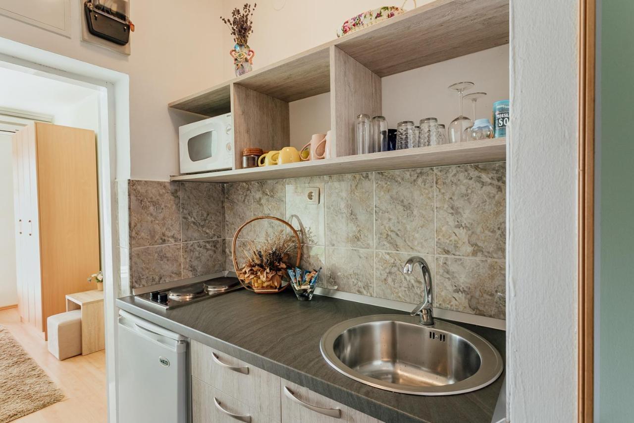 Apartmani Vico Херцег Нови Екстериор снимка